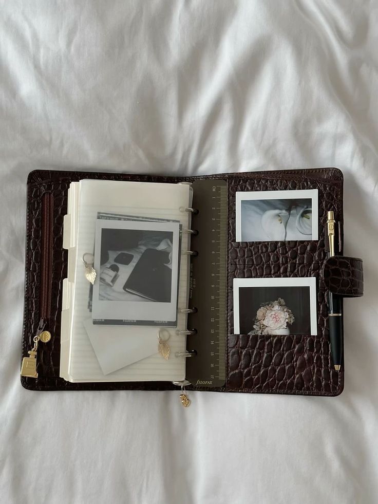 Red Fox & Co. I Stationary