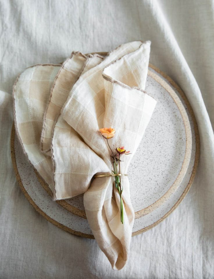 Red Fox & Co. I Home Decor, Soft Furrnishing and Linens