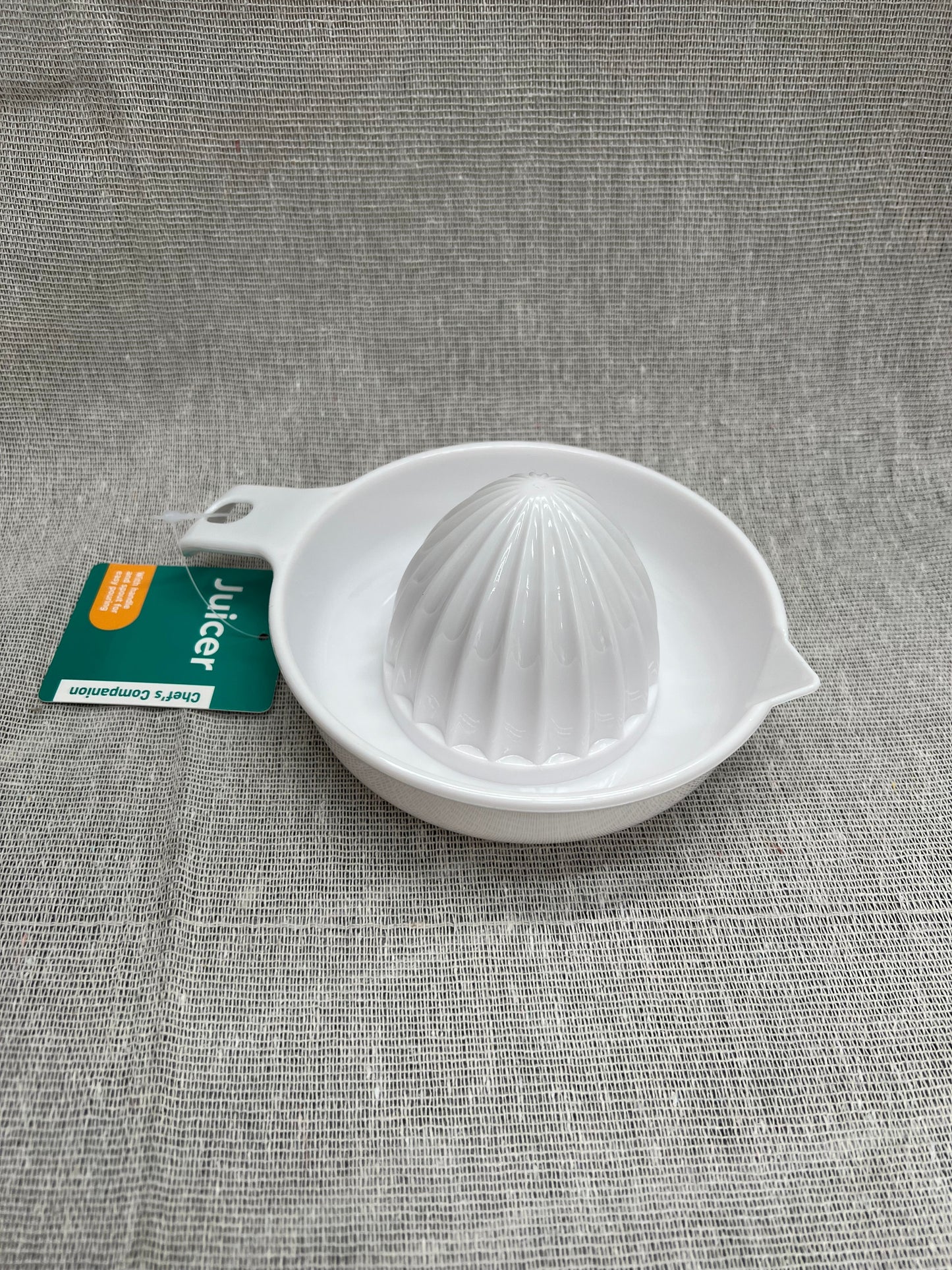 CHEF'S COMPANION Plastic Juicer 13.3x13.3x7.3cm - Blue or White