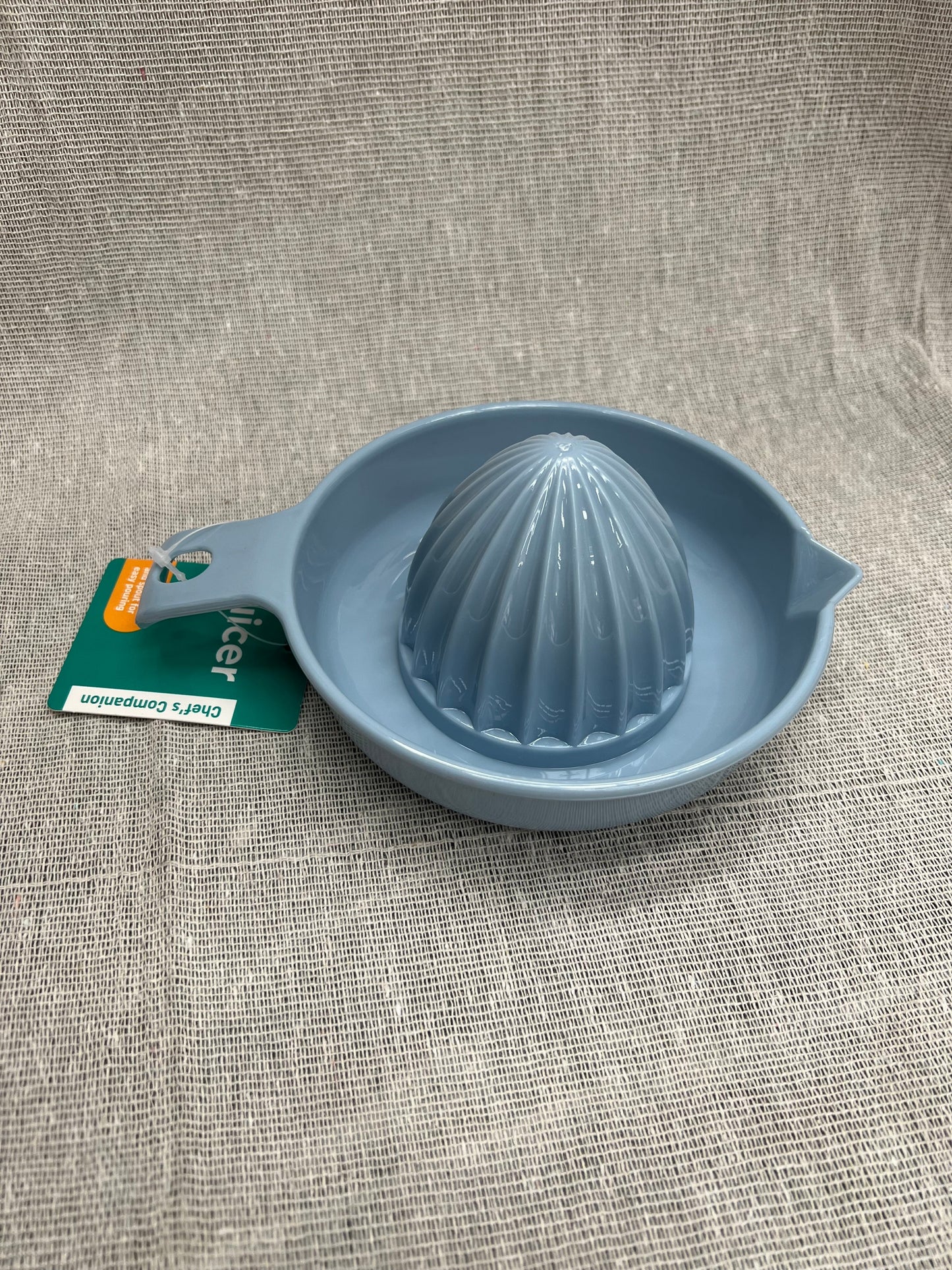 CHEF'S COMPANION Plastic Juicer 13.3x13.3x7.3cm - Blue or White