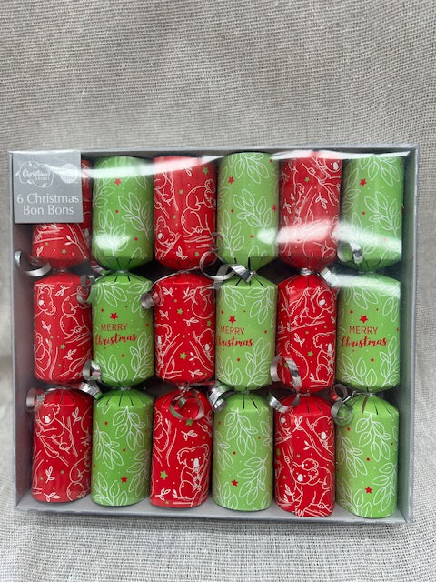 CHRISTMAS SPIRIT 6 Christmas Bon Bons with White Australian Designs and Surprise Inside 22x4cm - Red/Green or Gold/White